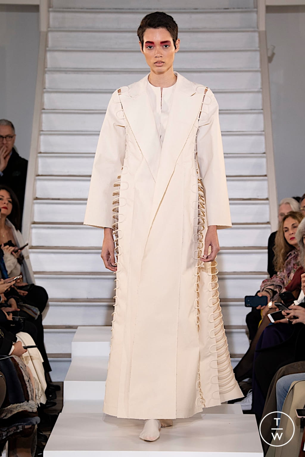 Fashion Week Paris Fall/Winter 2020 look 5 from the Maison Rabih Kayrouz collection couture