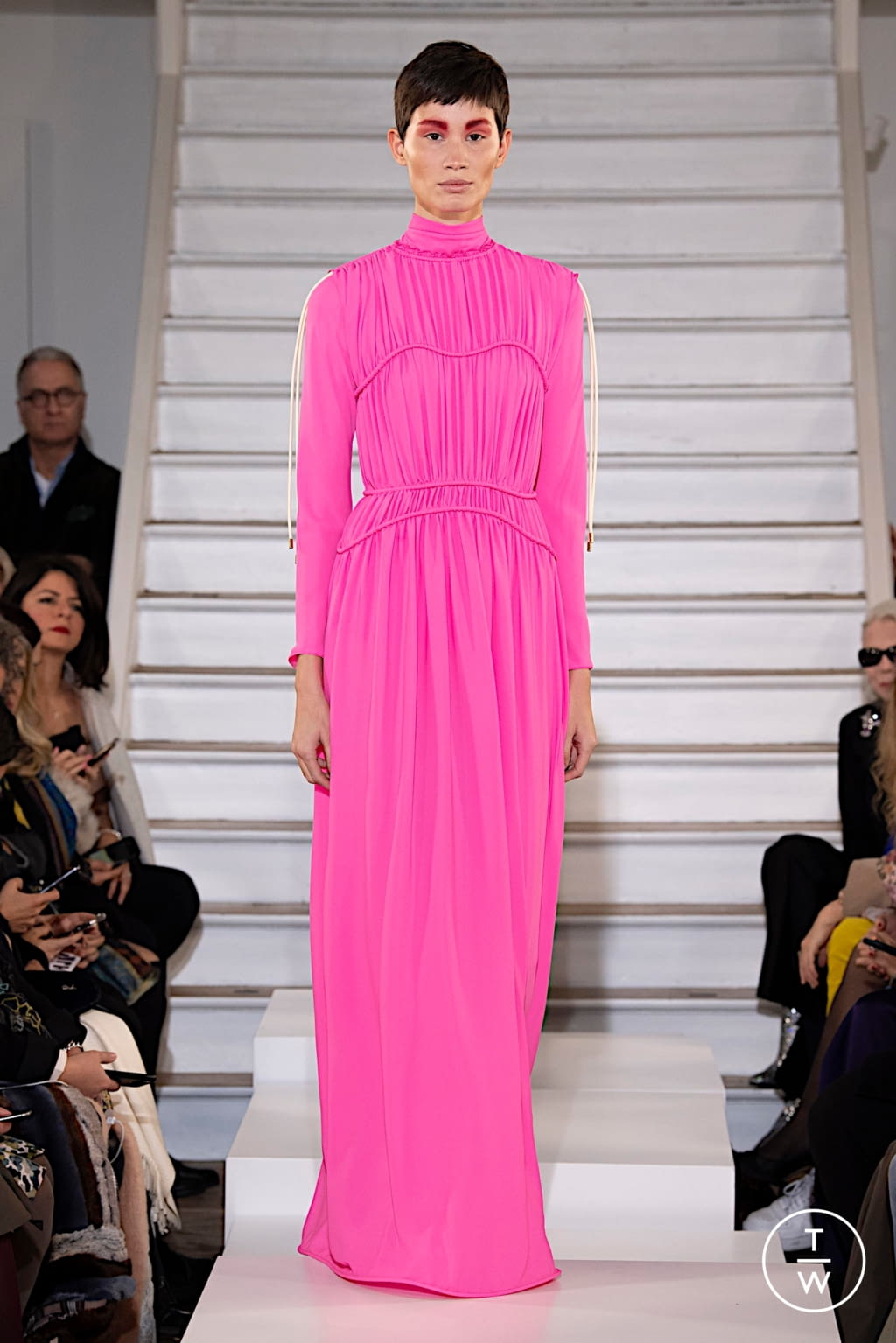 Fashion Week Paris Fall/Winter 2020 look 22 from the Maison Rabih Kayrouz collection couture
