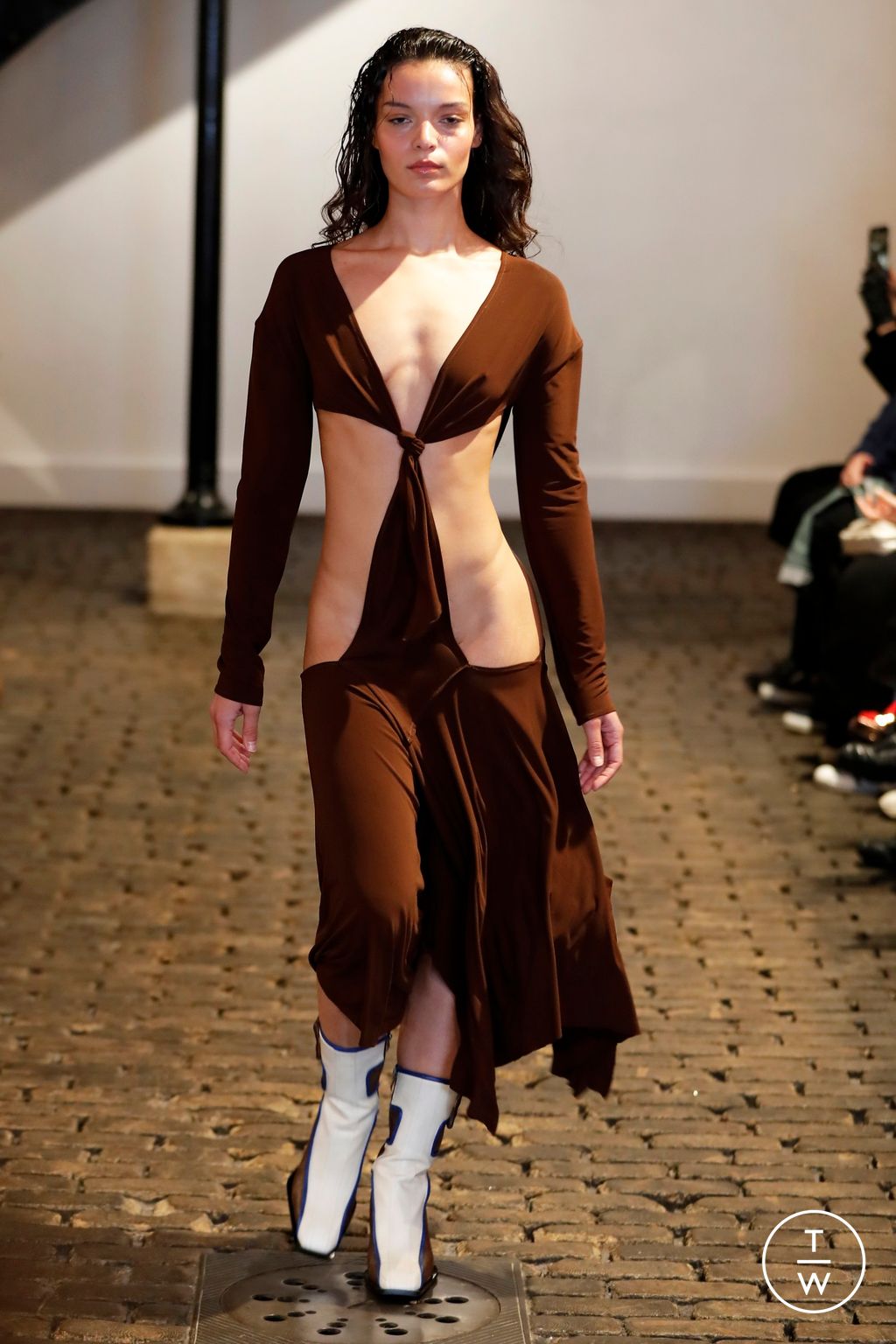 Fashion Week Paris Fall/Winter 2024 look 11 de la collection J.Simone womenswear