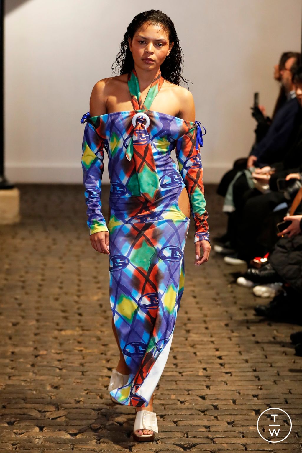Fashion Week Paris Fall/Winter 2024 look 25 de la collection J.Simone womenswear