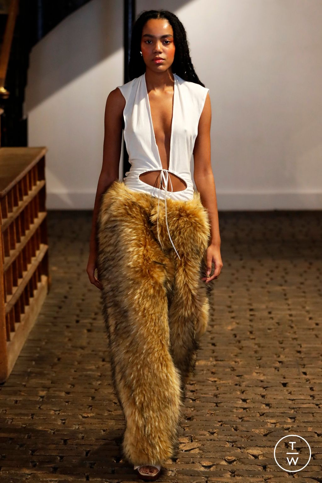 Fashion Week Paris Fall/Winter 2024 look 26 de la collection J.Simone womenswear