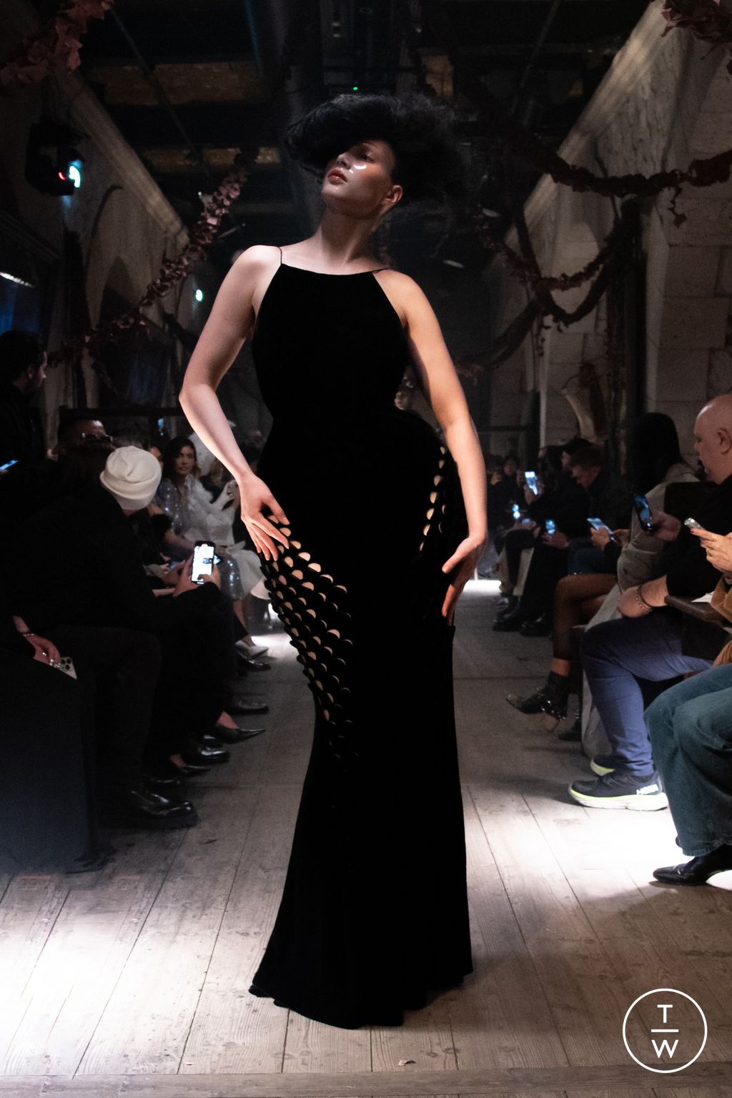 Fashion Week Paris Spring/Summer 2024 look 18 from the Maison Margiela collection couture
