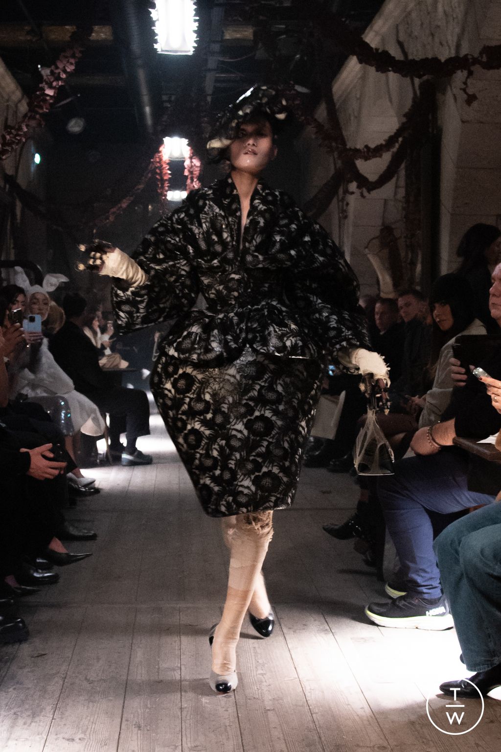 Fashion Week Paris Spring/Summer 2024 look 19 from the Maison Margiela collection couture