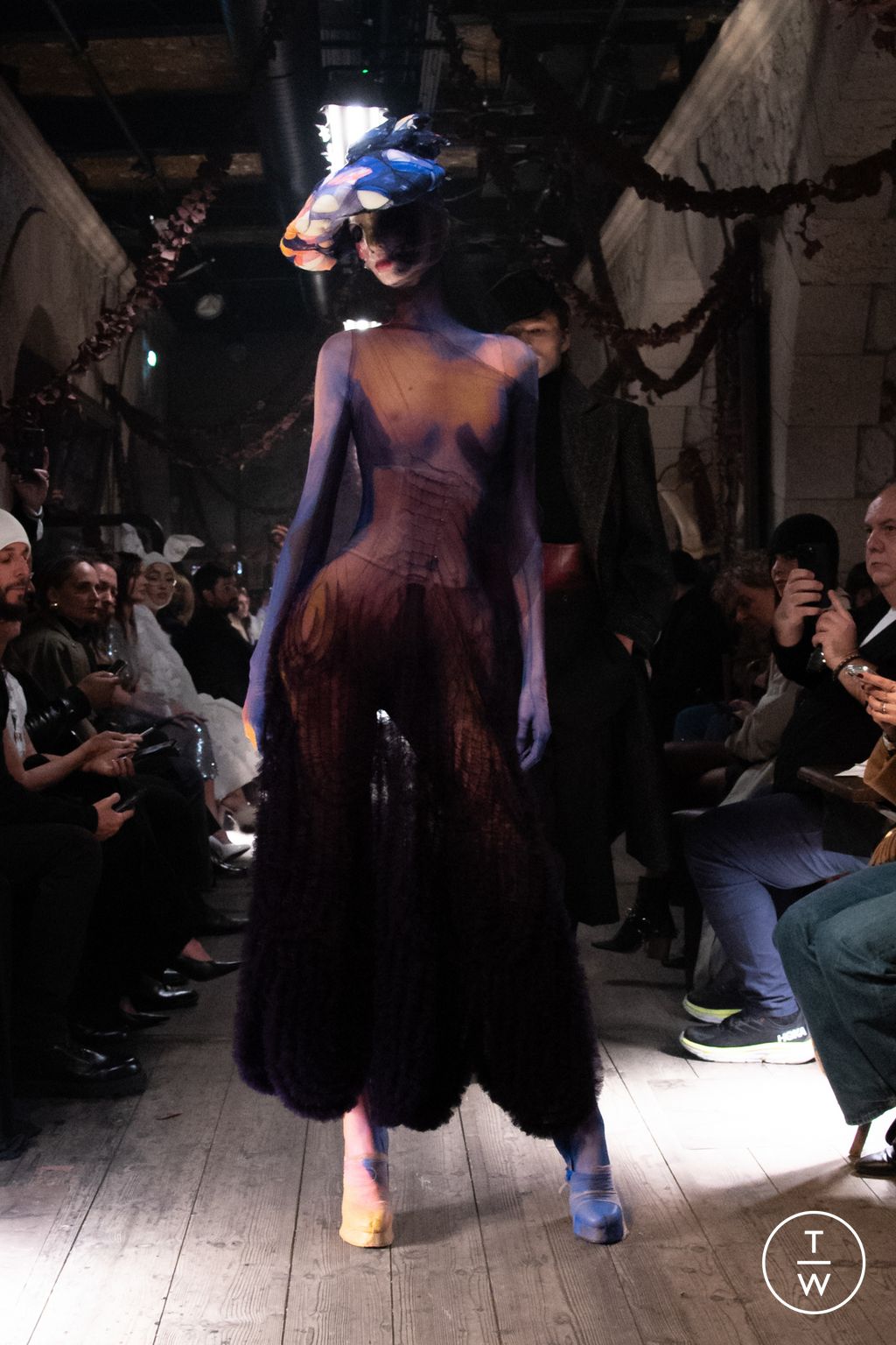 Fashion Week Paris Spring/Summer 2024 look 29 from the Maison Margiela collection couture