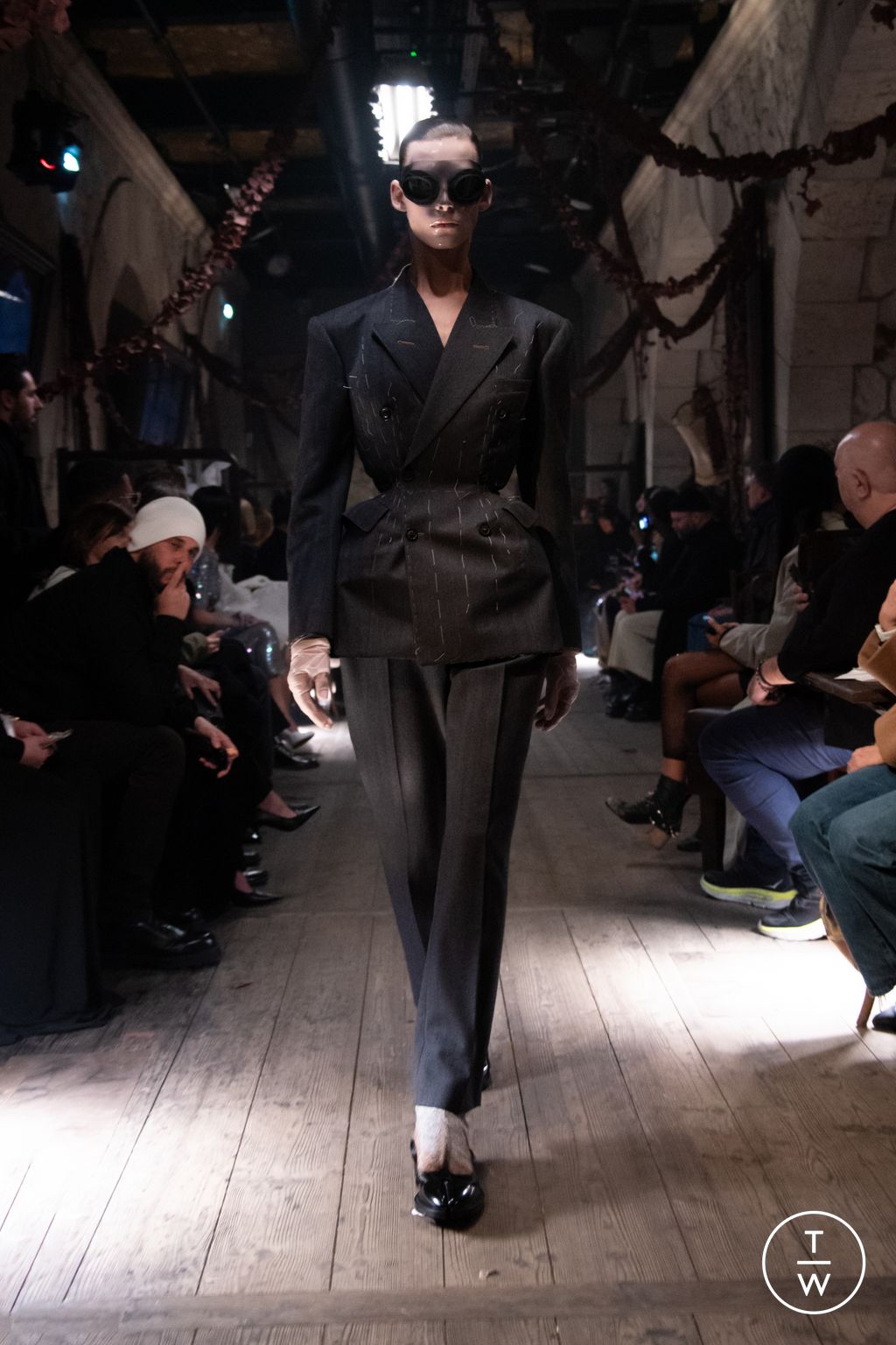 Fashion Week Paris Spring/Summer 2024 look 40 from the Maison Margiela collection couture