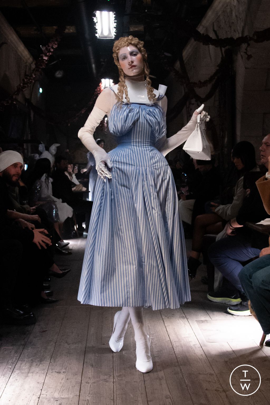 Fashion Week Paris Spring/Summer 2024 look 41 from the Maison Margiela collection couture