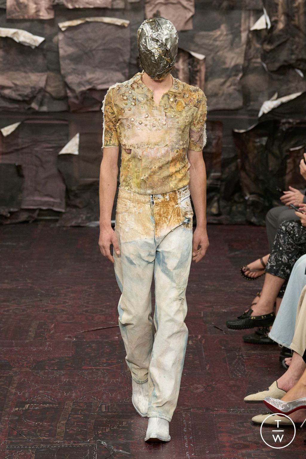 Fashion Week Paris Fall/Winter 2025 look 17 from the Maison Margiela collection couture