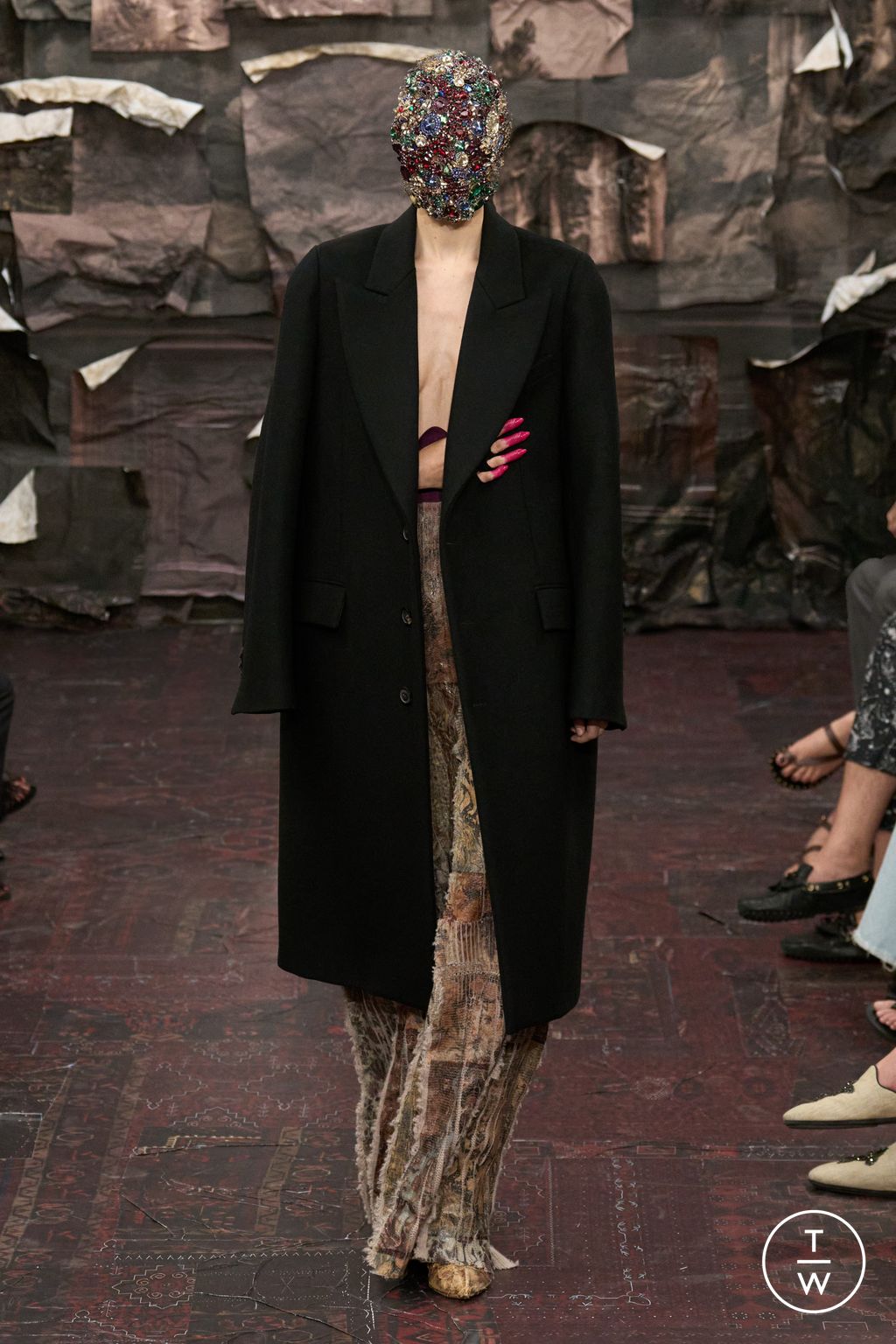 Fashion Week Paris Fall/Winter 2025 look 19 from the Maison Margiela collection couture