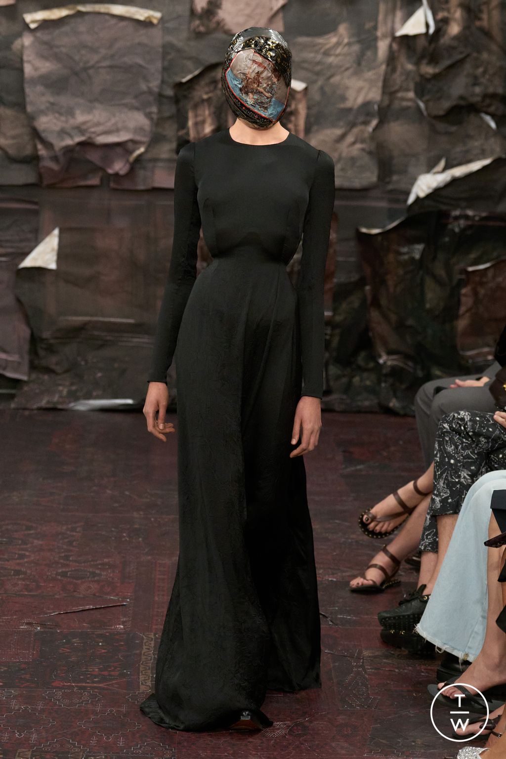 Fashion Week Paris Fall/Winter 2025 look 29 from the Maison Margiela collection couture