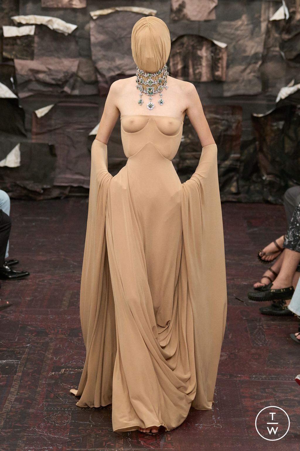 Fashion Week Paris Fall/Winter 2025 look 38 from the Maison Margiela collection couture