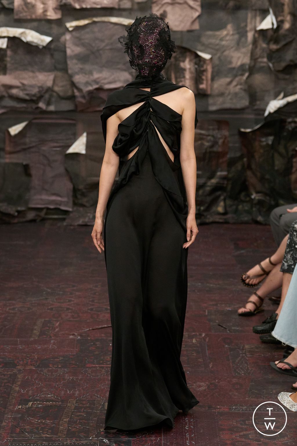 Fashion Week Paris Fall/Winter 2025 look 46 from the Maison Margiela collection couture