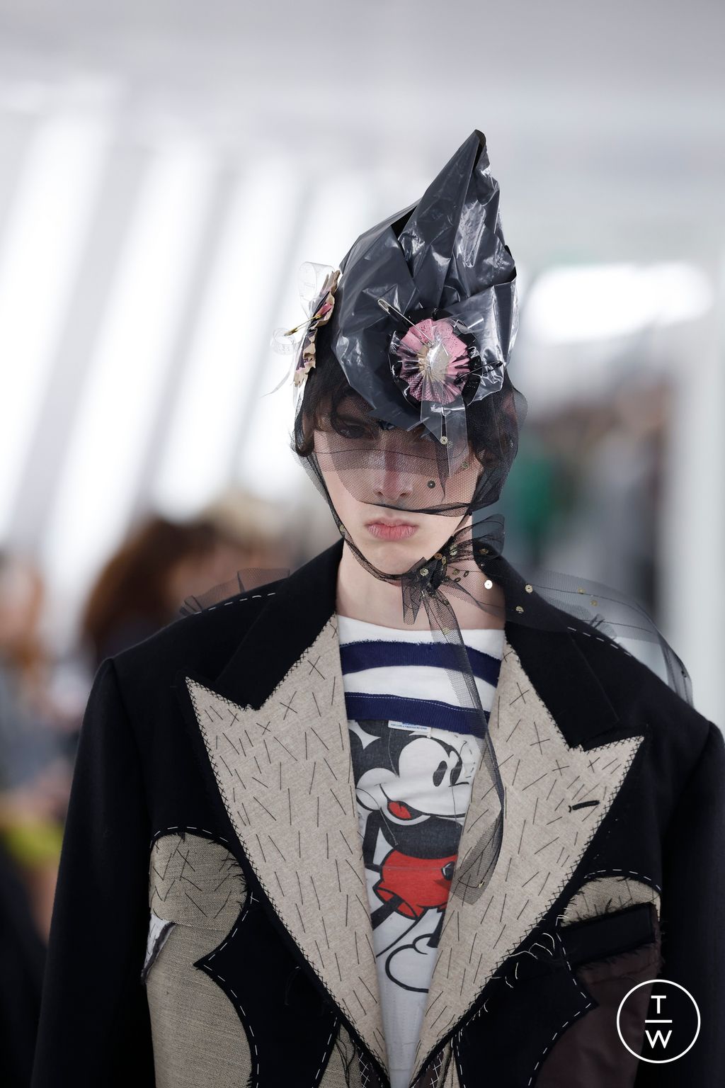 Fashion Week Paris Fall/Winter 2023 look 34 de la collection Maison Margiela menswear accessories