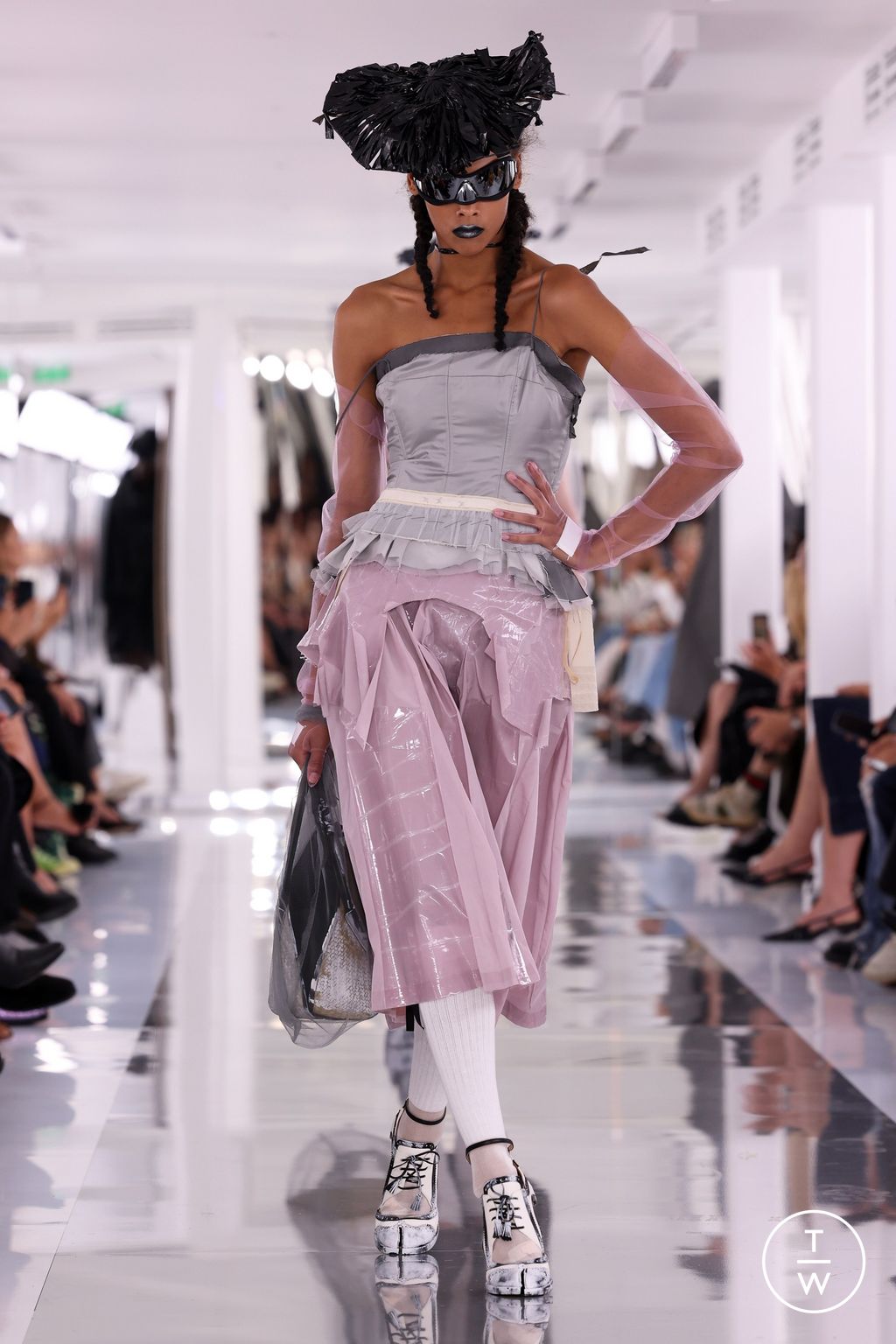 Fashion Week Paris Spring/Summer 2024 look 30 from the Maison Margiela collection womenswear