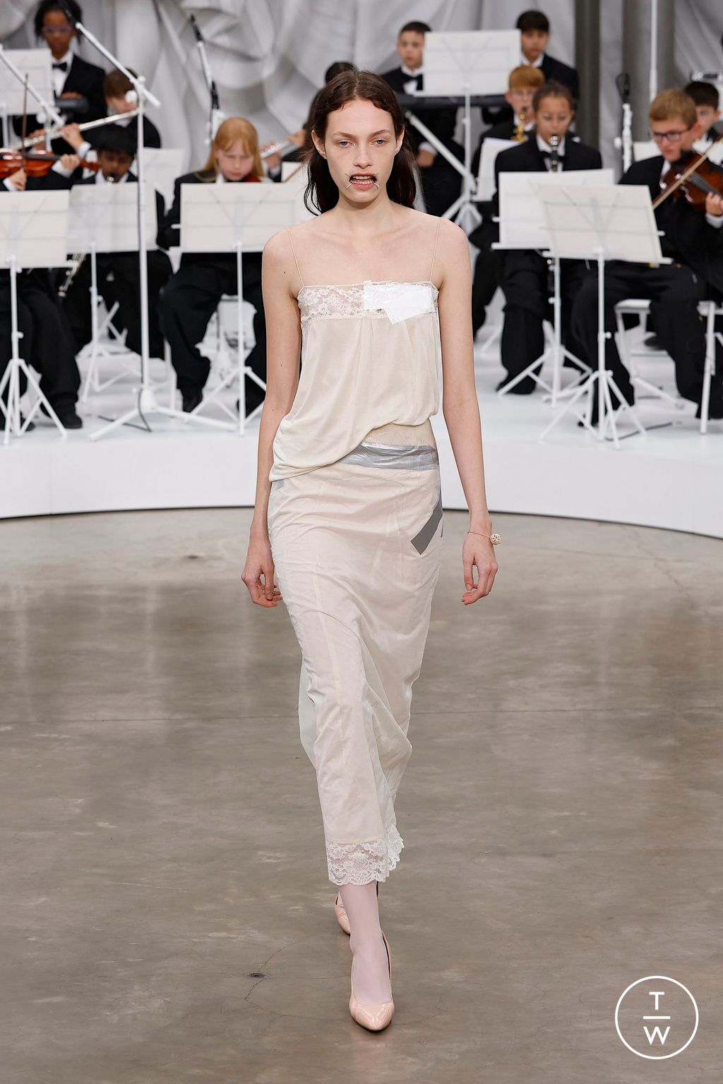 Fashion Week Paris Spring/Summer 2026 look 24 from the Maison Margiela collection womenswear