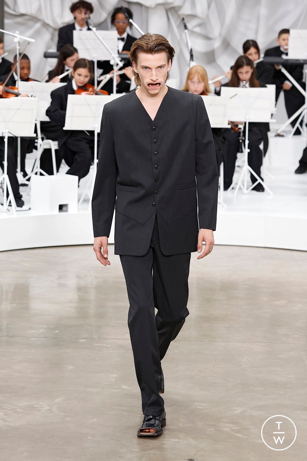 Fashion Week Paris Spring/Summer 2026 look 30 from the Maison Margiela collection womenswear