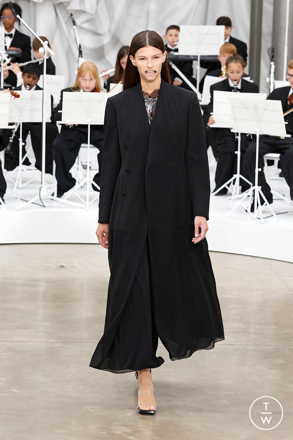 Fashion Week Paris Spring/Summer 2026 look 33 from the Maison Margiela collection womenswear