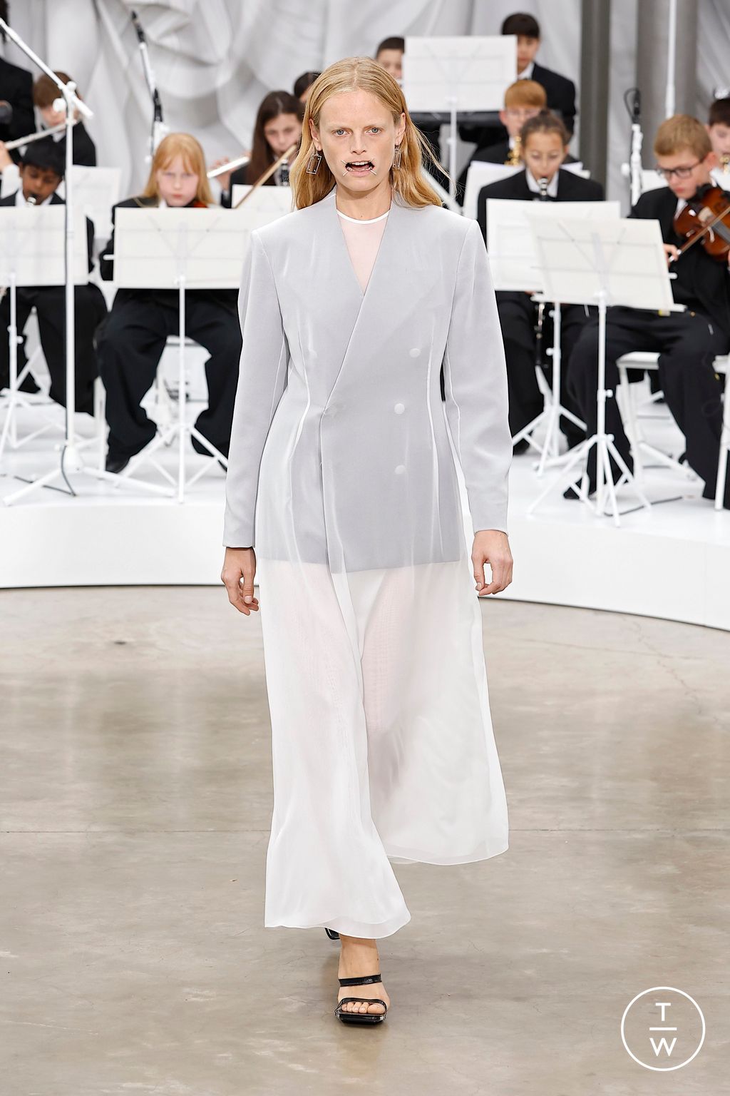 Fashion Week Paris Spring/Summer 2026 look 34 from the Maison Margiela collection womenswear