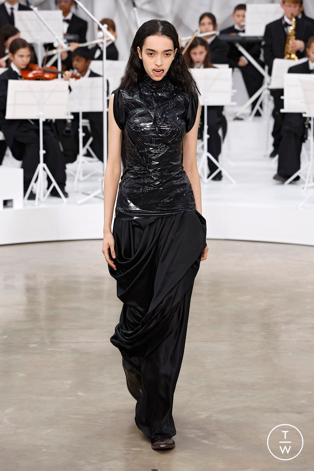 Fashion Week Paris Spring/Summer 2026 look 60 from the Maison Margiela collection womenswear