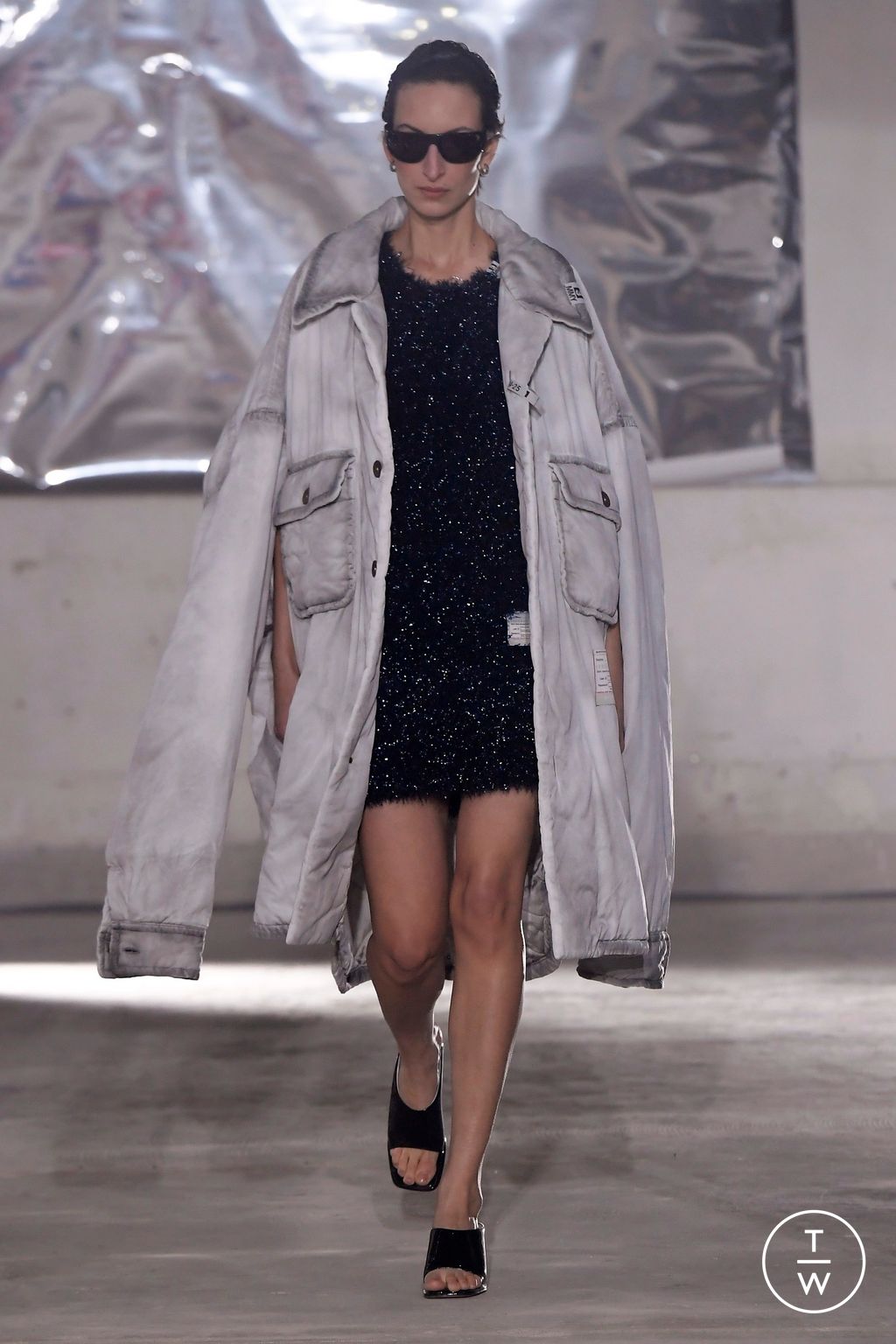 Fashion Week Paris Fall/Winter 2024 look 9 from the Maison Mihara Yasuhiro collection menswear
