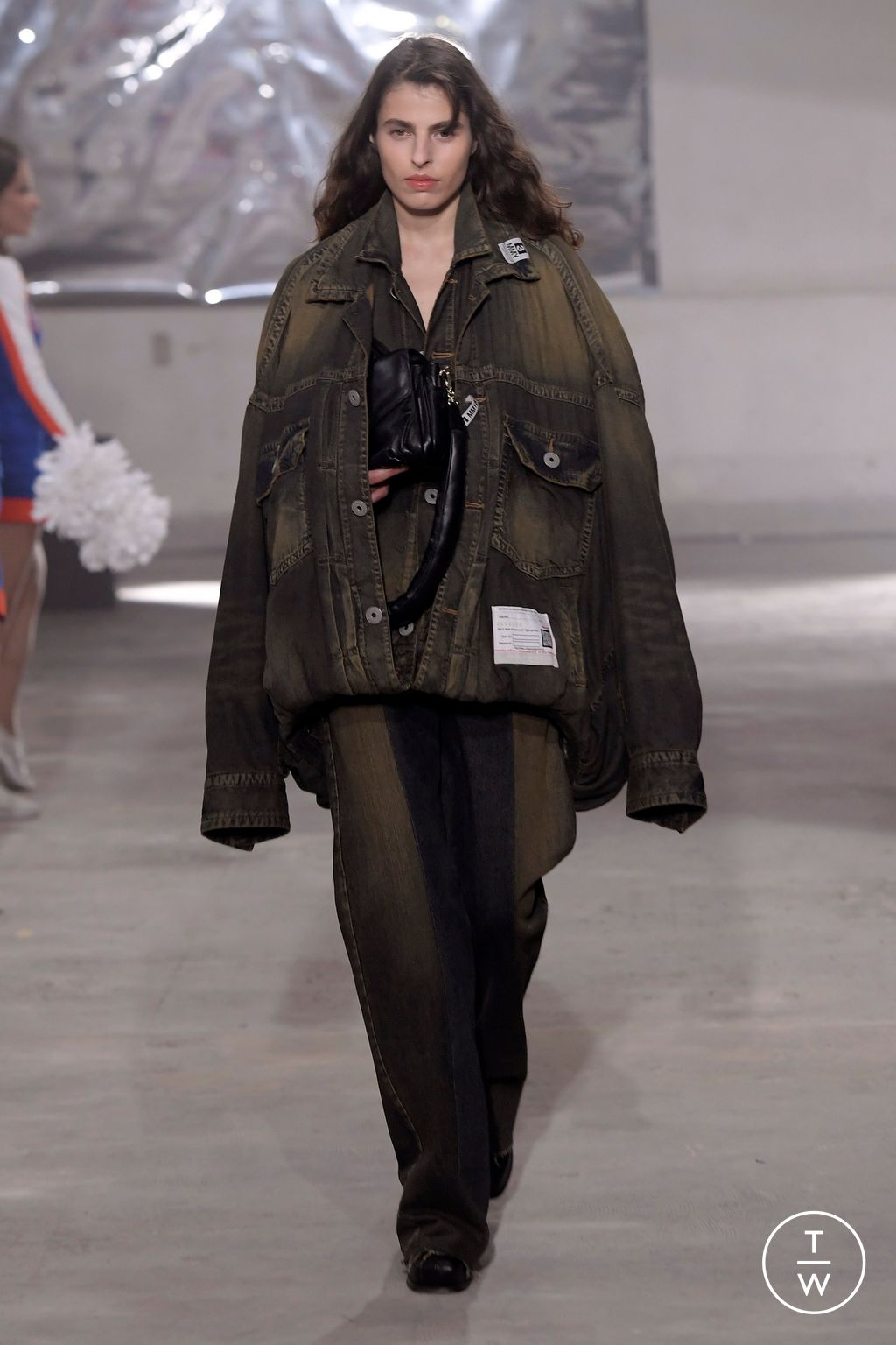 Fashion Week Paris Fall/Winter 2024 look 20 from the Maison Mihara Yasuhiro collection menswear