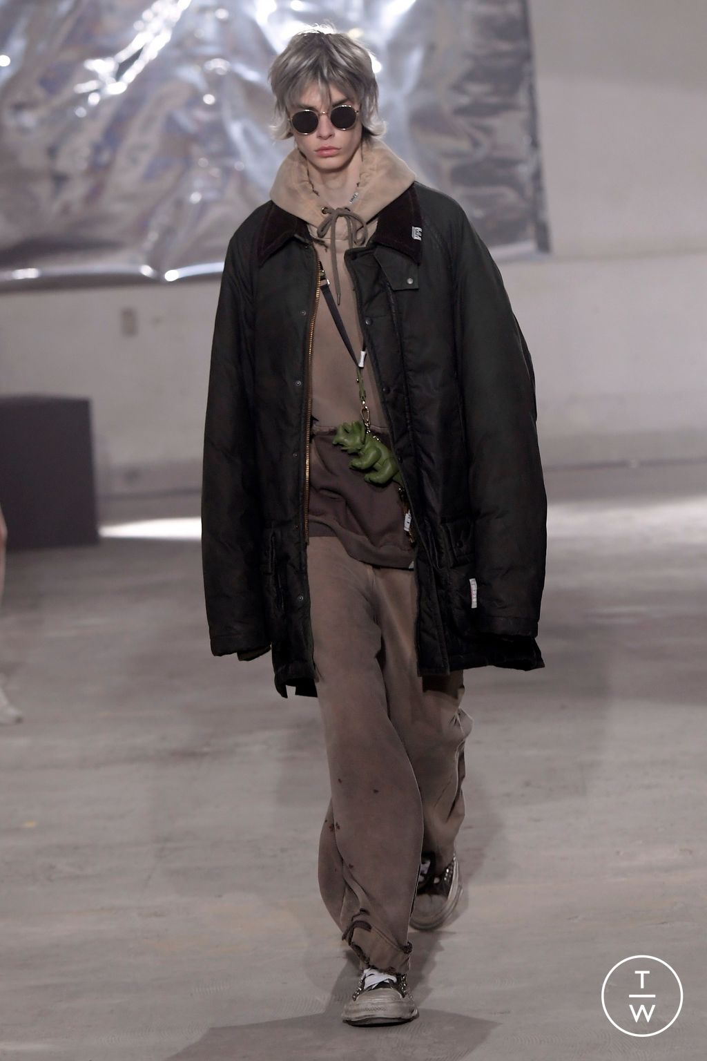 Fashion Week Paris Fall/Winter 2024 look 26 de la collection Maison Mihara Yasuhiro menswear