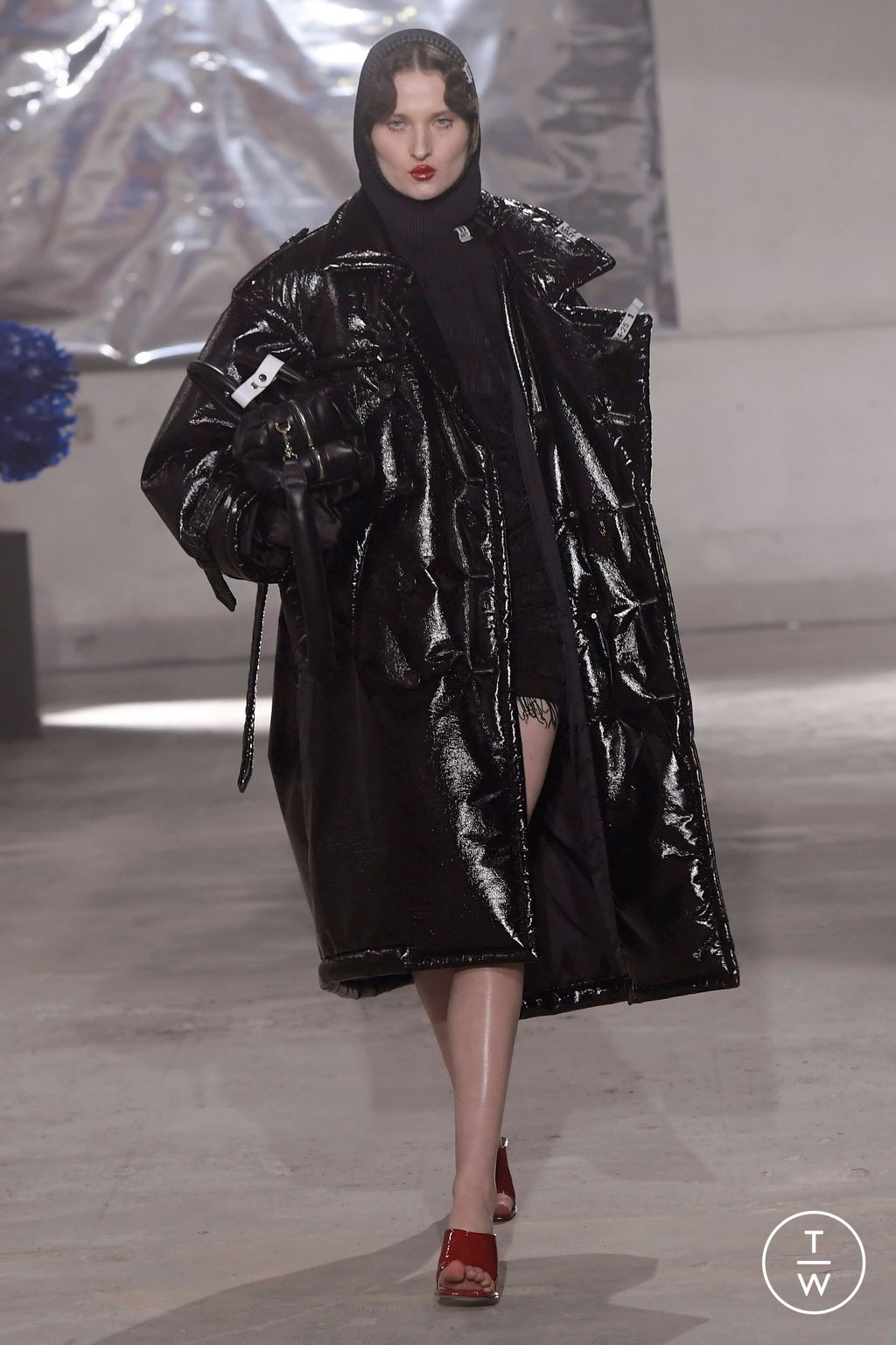 Fashion Week Paris Fall/Winter 2024 look 40 from the Maison Mihara Yasuhiro collection menswear