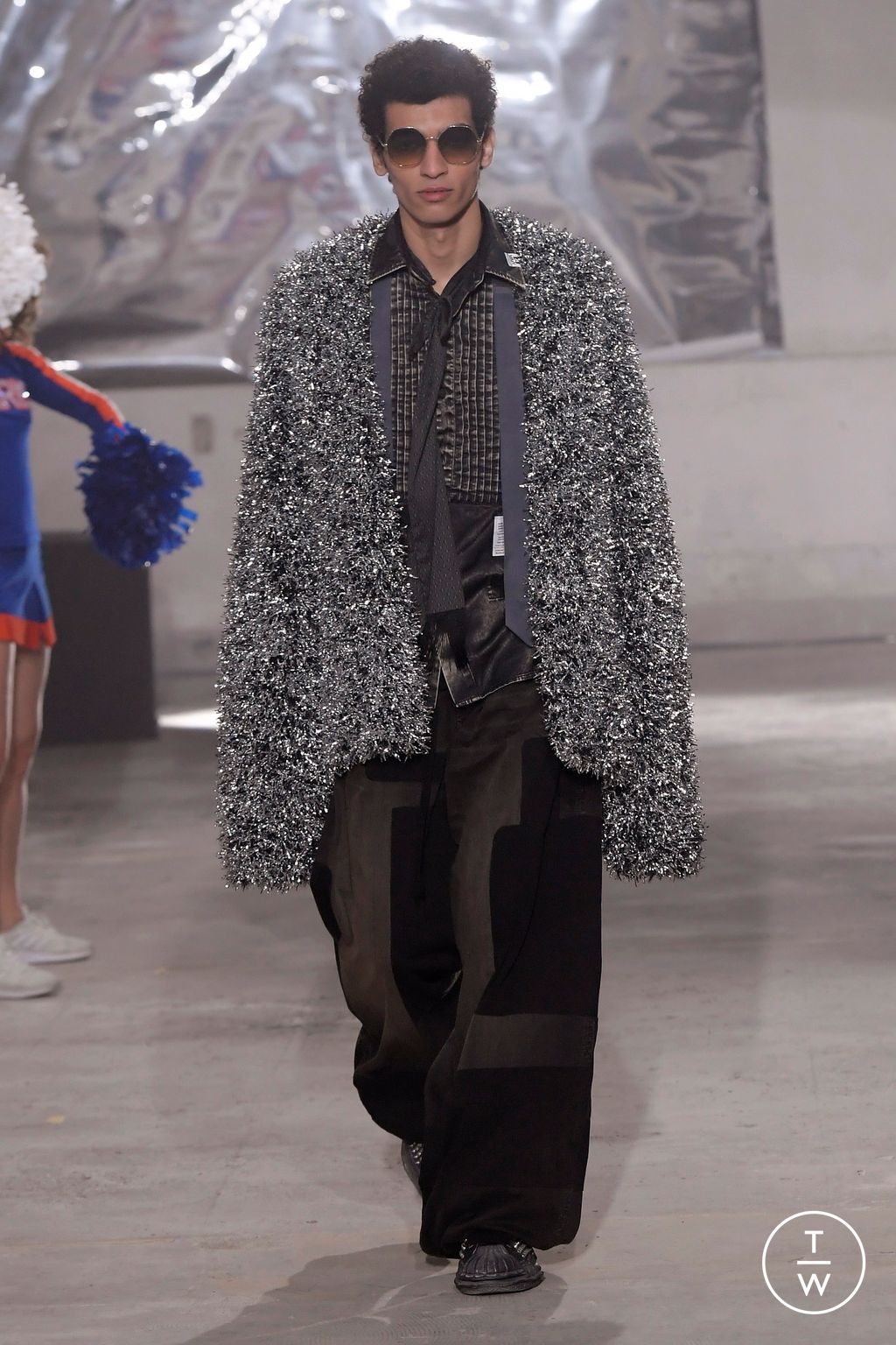 Fashion Week Paris Fall/Winter 2024 look 45 from the Maison Mihara Yasuhiro collection menswear