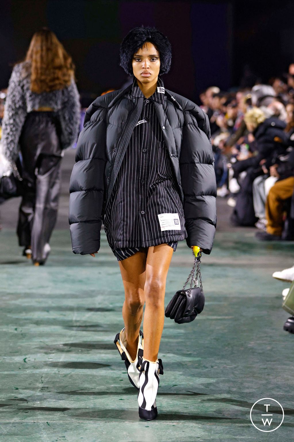 Fashion Week Paris Fall/Winter 2025 look 8 from the Maison Mihara Yasuhiro collection menswear