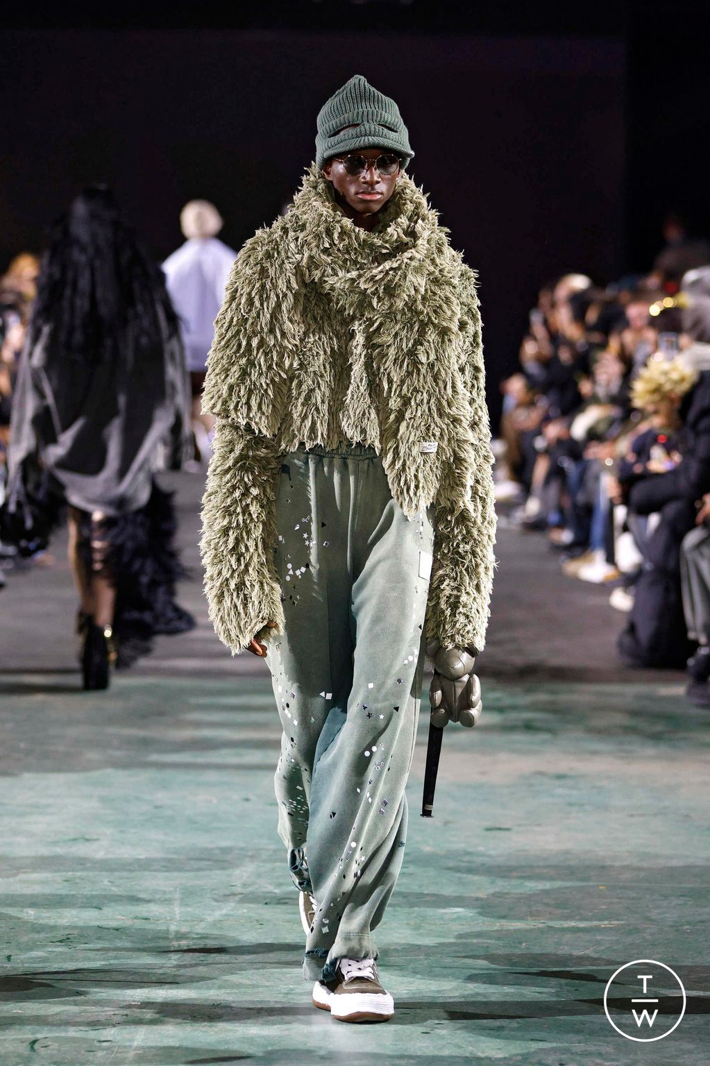 Fashion Week Paris Fall/Winter 2025 look 21 from the Maison Mihara Yasuhiro collection menswear