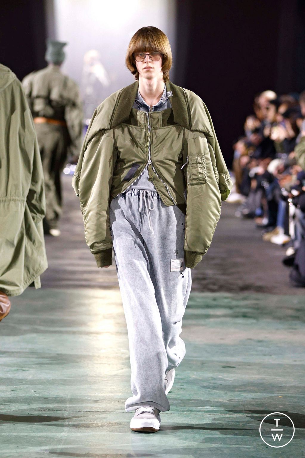 Fashion Week Paris Fall/Winter 2025 look 27 de la collection Maison Mihara Yasuhiro menswear