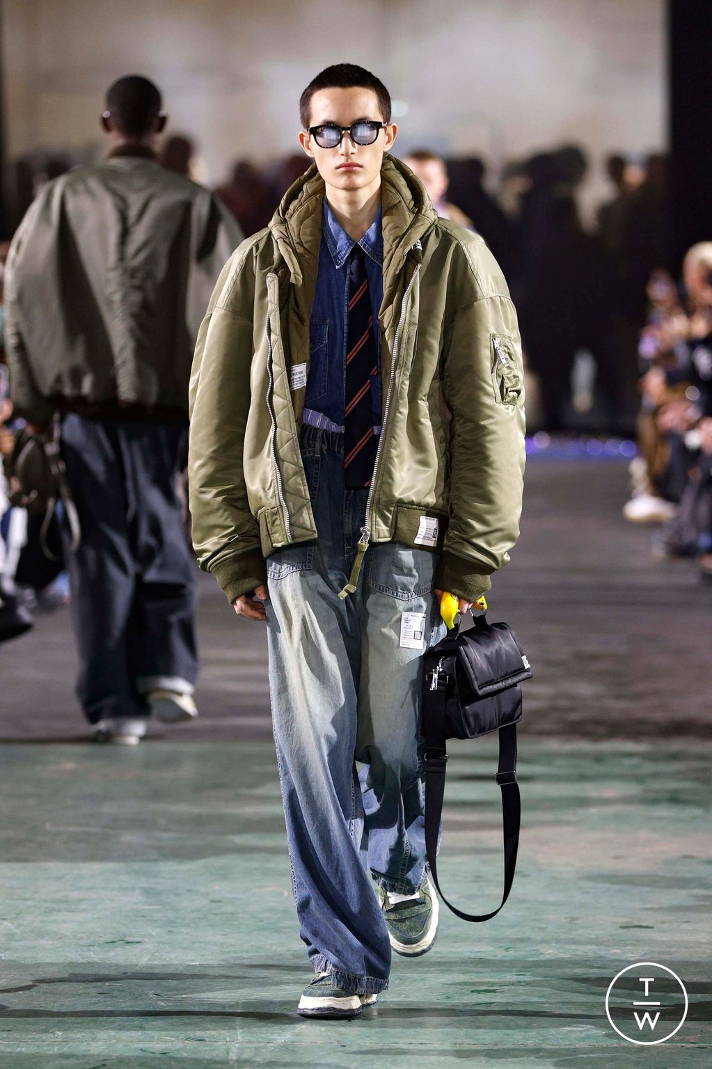 Fashion Week Paris Fall/Winter 2025 look 30 de la collection Maison Mihara Yasuhiro menswear