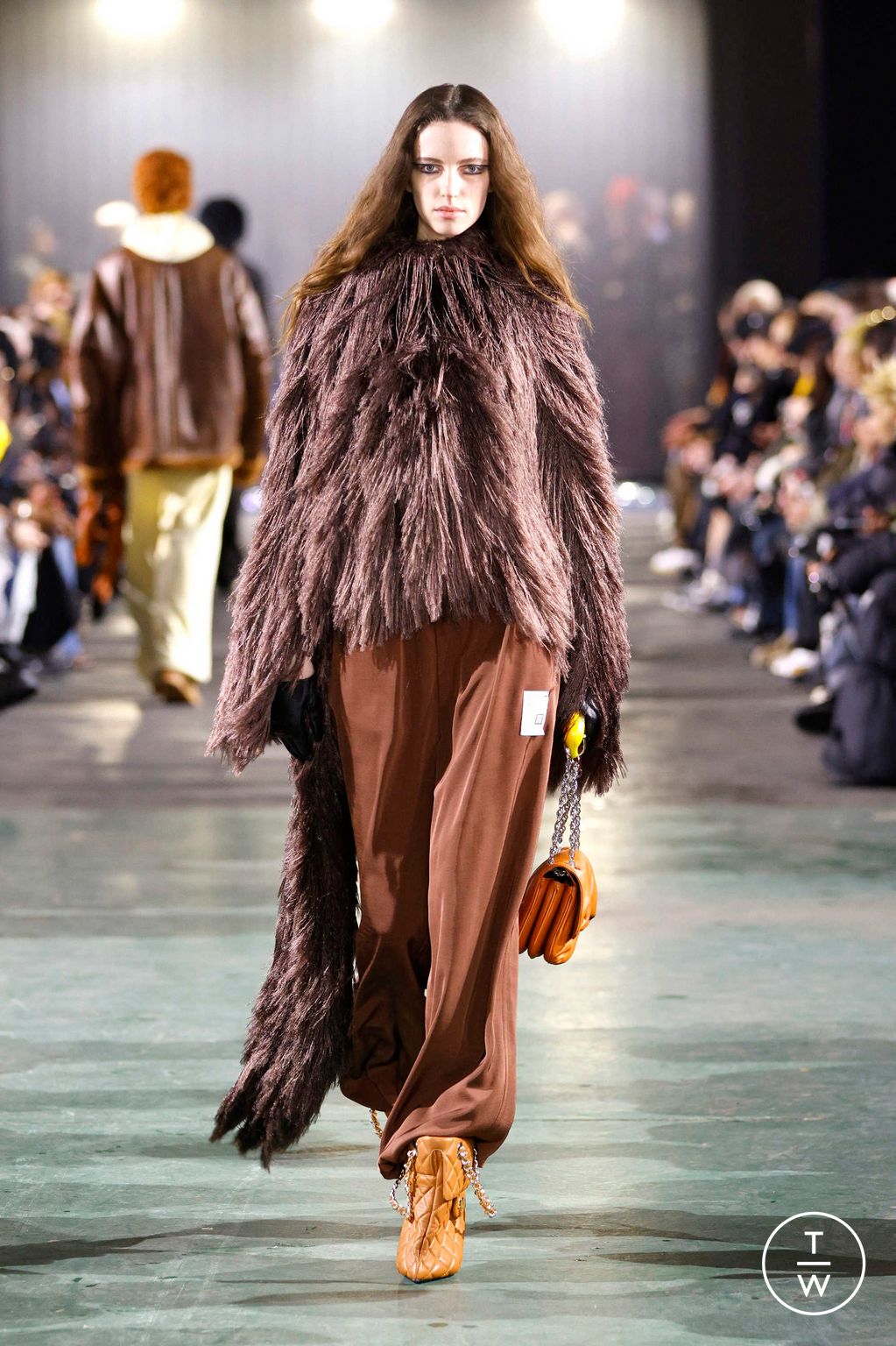 Fashion Week Paris Fall/Winter 2025 look 44 de la collection Maison Mihara Yasuhiro menswear