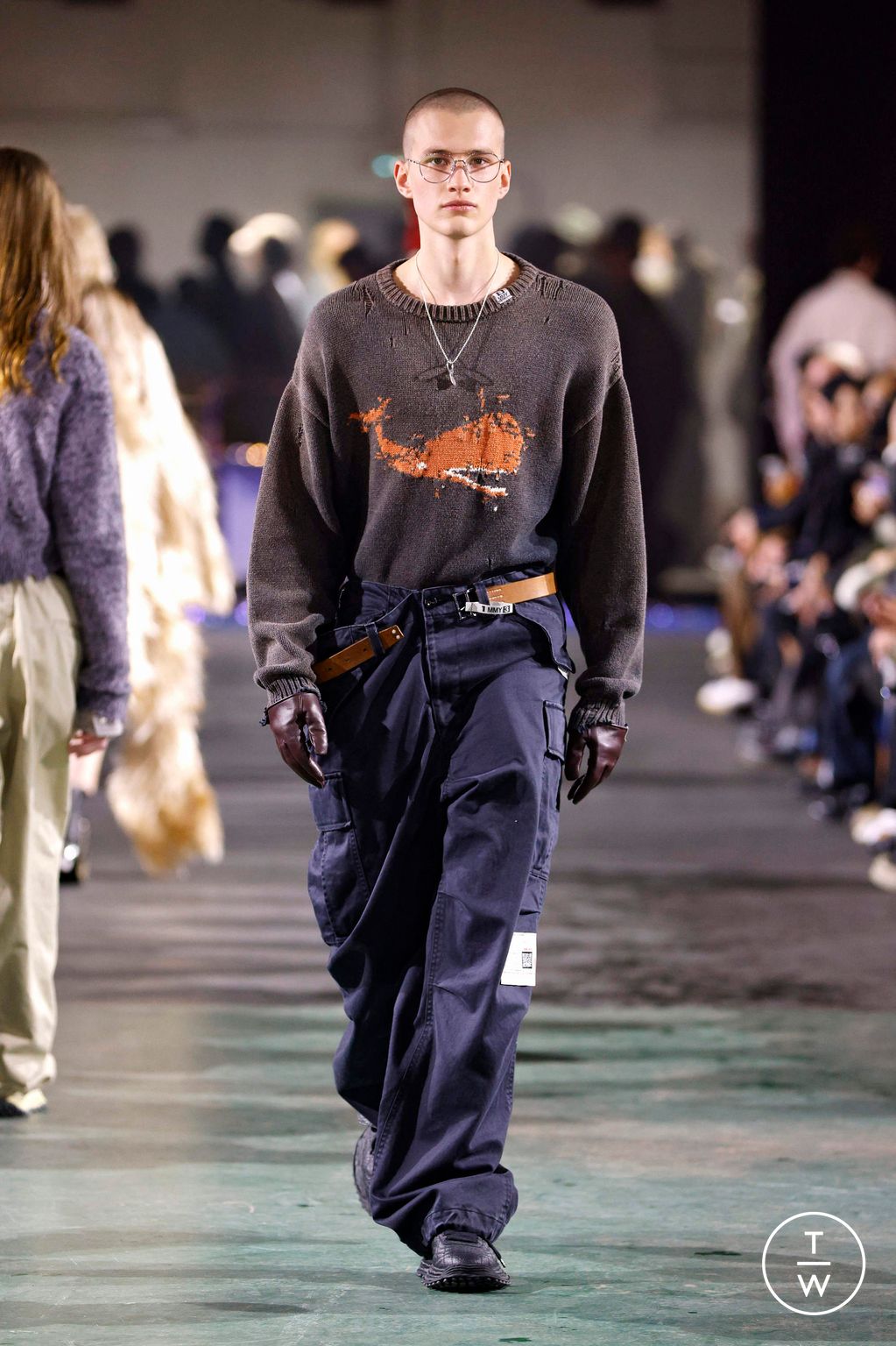 Fashion Week Paris Fall/Winter 2025 look 49 de la collection Maison Mihara Yasuhiro menswear