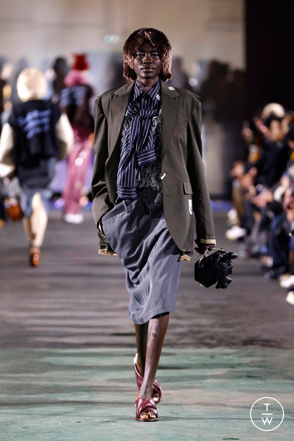 Fashion Week Paris Fall/Winter 2025 look 52 de la collection Maison Mihara Yasuhiro menswear
