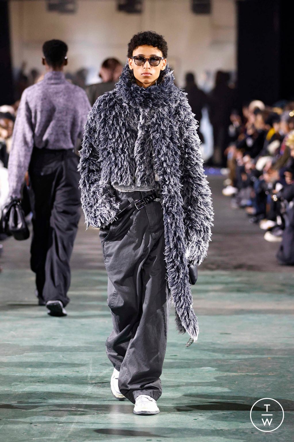 Fashion Week Paris Fall/Winter 2025 look 54 from the Maison Mihara Yasuhiro collection menswear