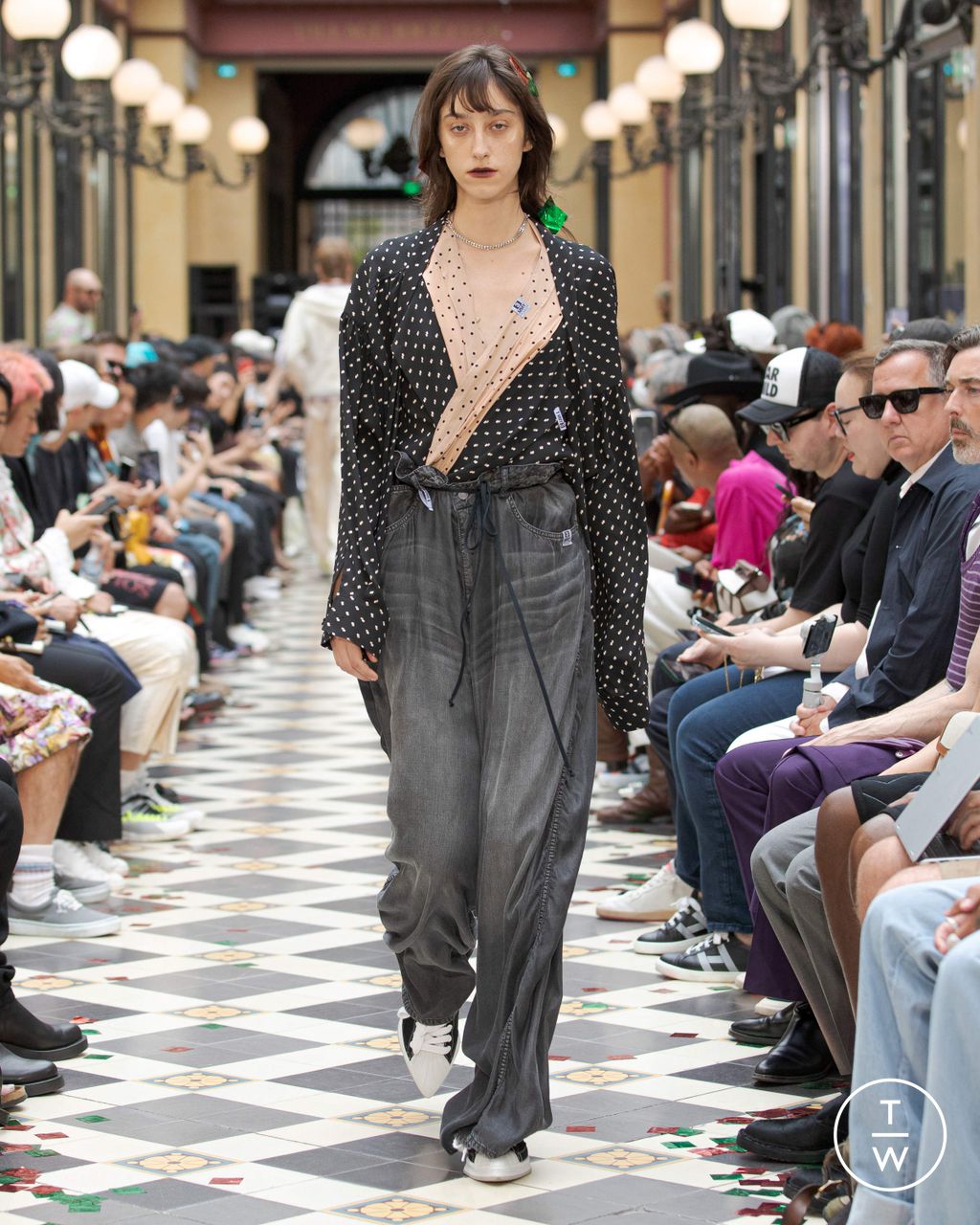 Fashion Week Paris Spring/Summer 2023 look 40 de la collection Maison Mihara Yasuhiro menswear