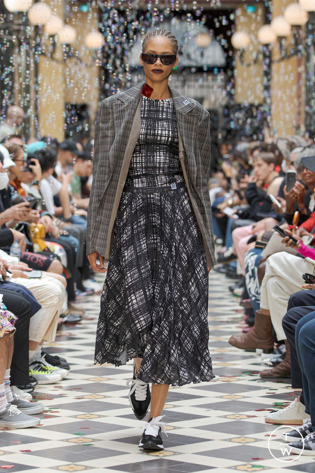 Fashion Week Paris Spring/Summer 2023 look 53 de la collection Maison Mihara Yasuhiro menswear