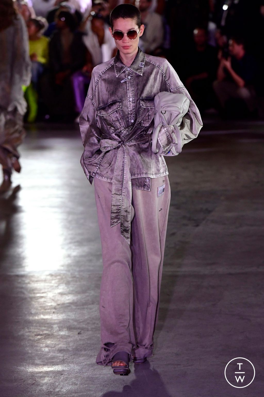 Fashion Week Paris Spring/Summer 2024 look 8 de la collection Maison Mihara Yasuhiro menswear