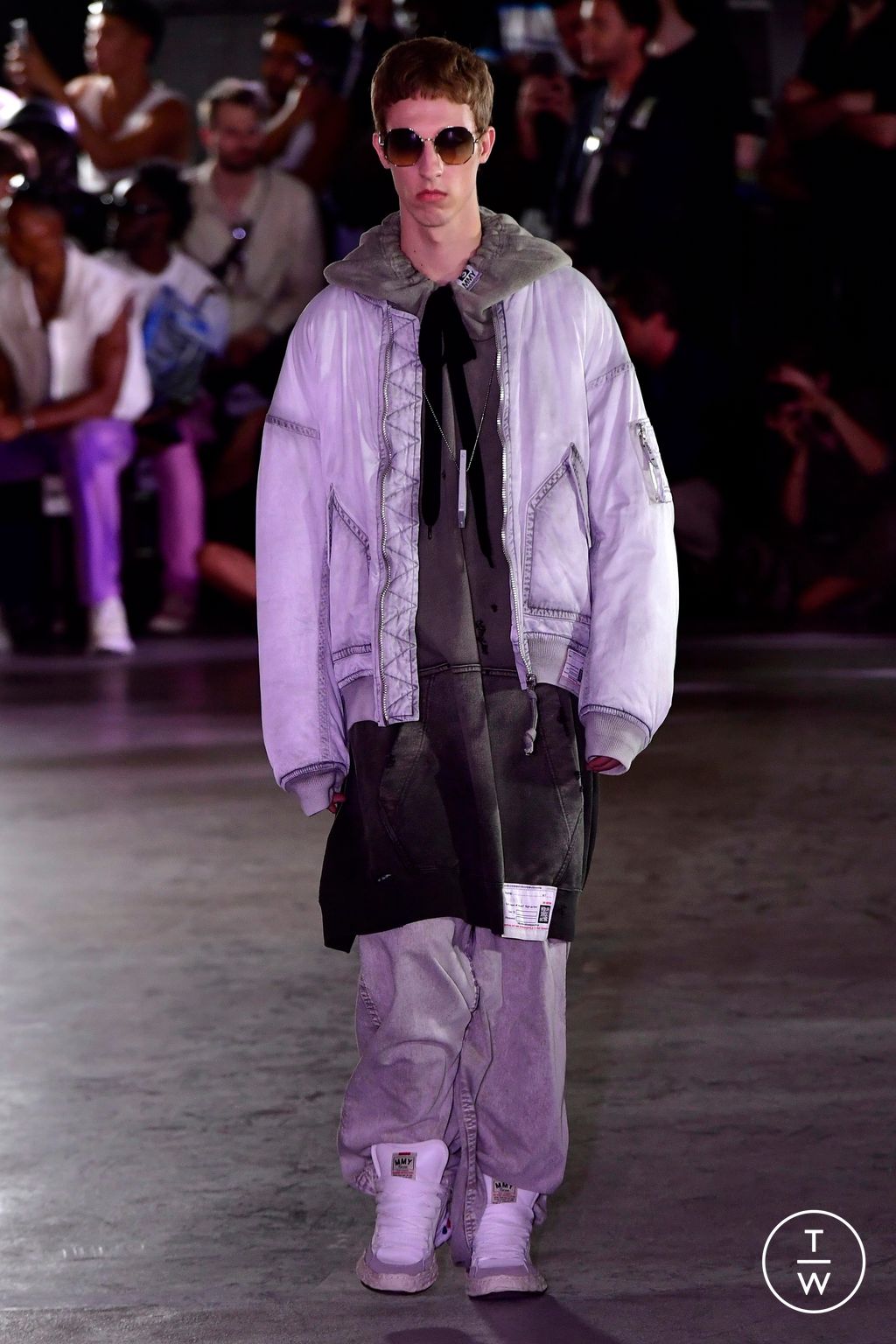 Fashion Week Paris Spring/Summer 2024 look 10 from the Maison Mihara Yasuhiro collection 男装