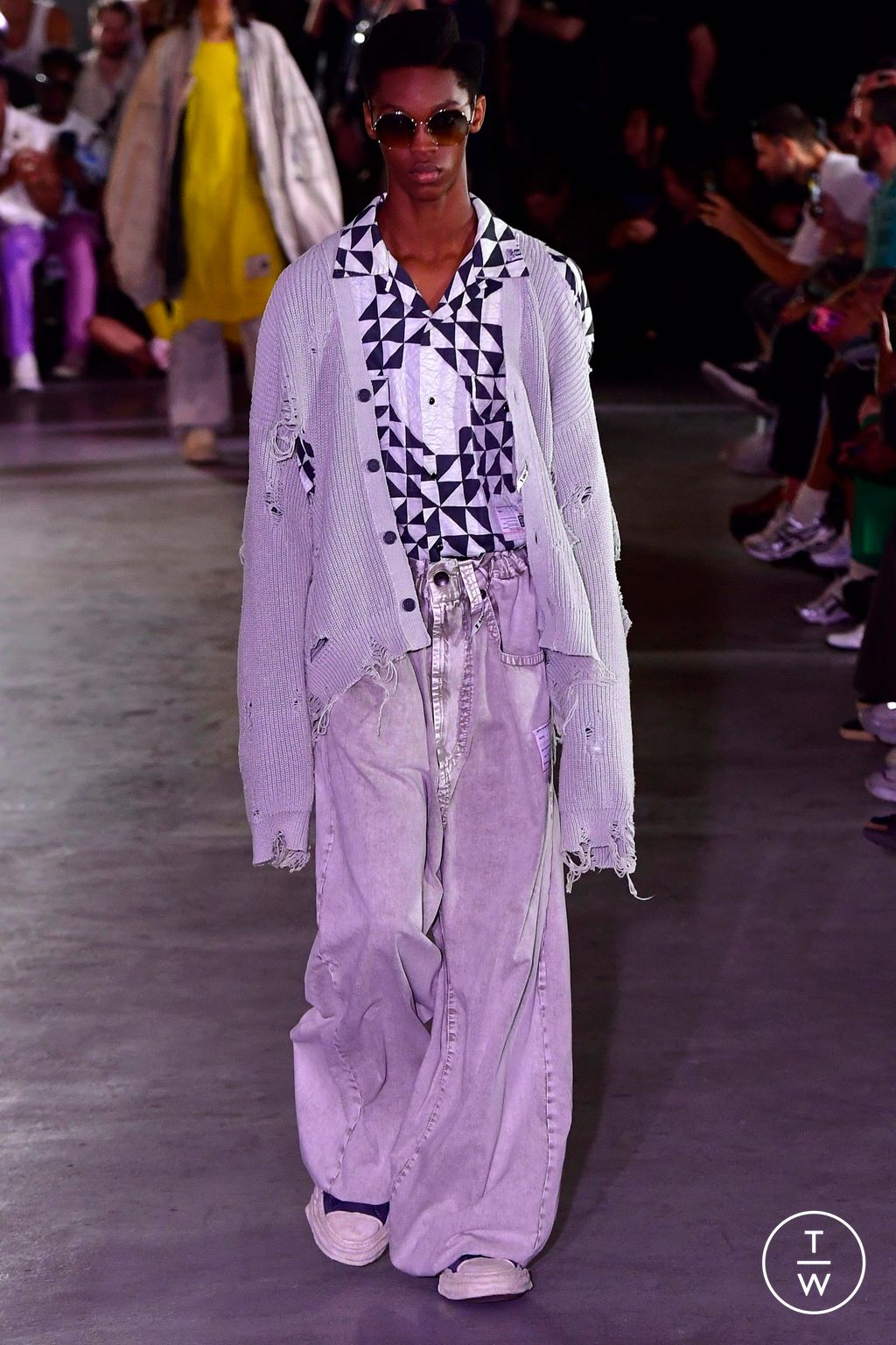 Fashion Week Paris Spring/Summer 2024 look 16 de la collection Maison Mihara Yasuhiro menswear