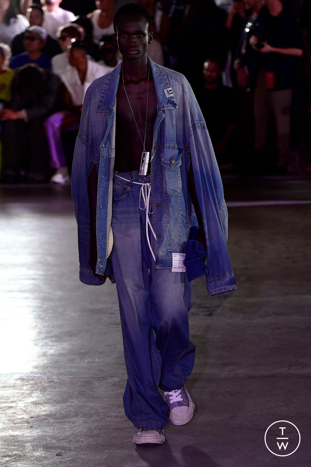 Fashion Week Paris Spring/Summer 2024 look 19 from the Maison Mihara Yasuhiro collection menswear