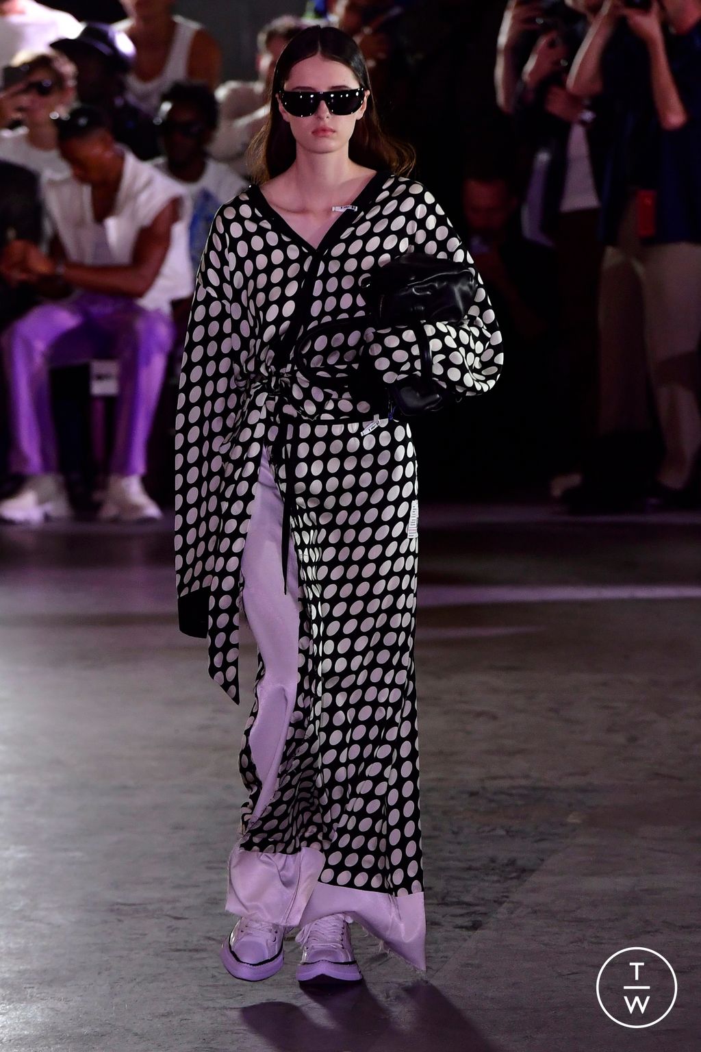 Fashion Week Paris Spring/Summer 2024 look 22 from the Maison Mihara Yasuhiro collection 男装