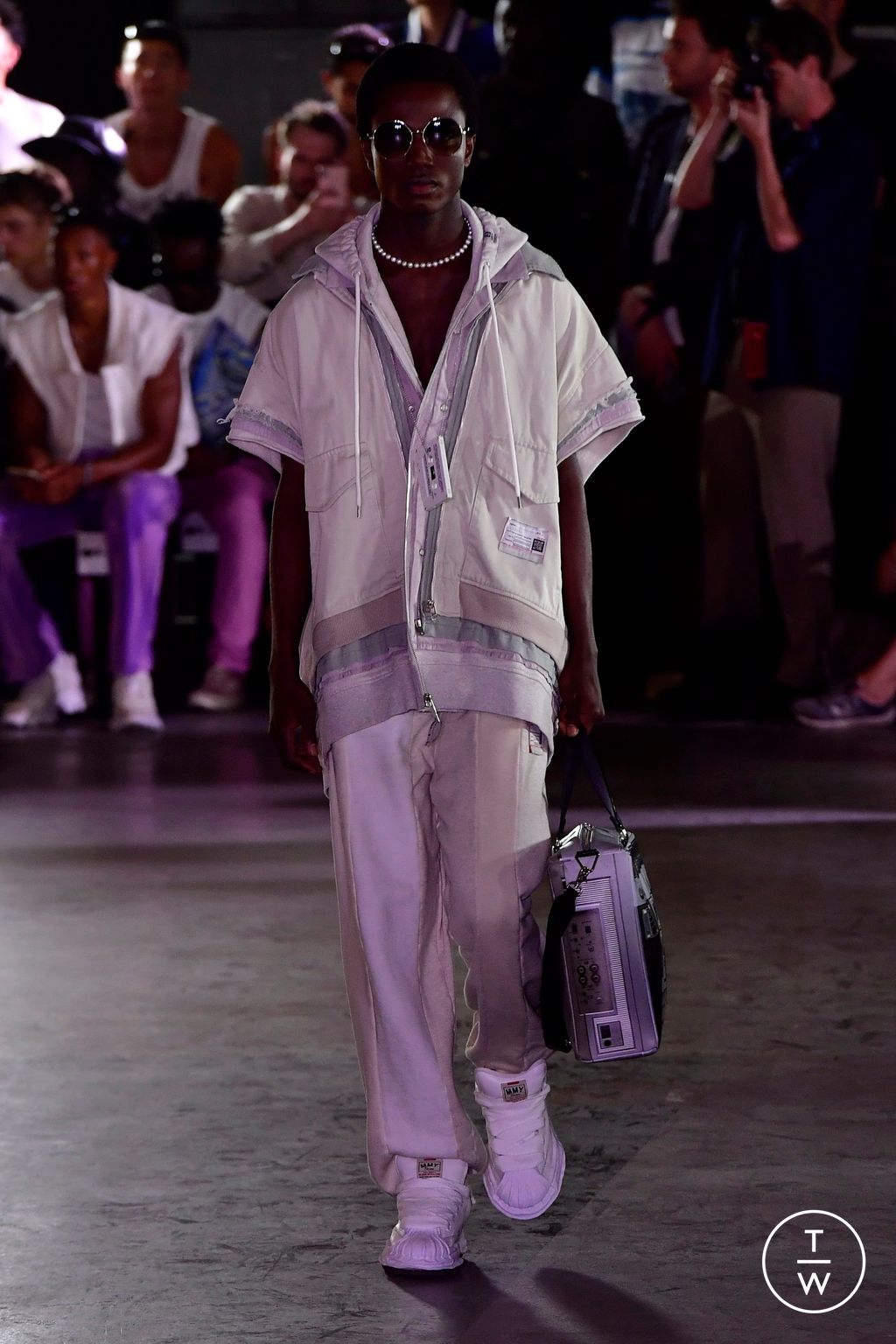 Fashion Week Paris Spring/Summer 2024 look 24 from the Maison Mihara Yasuhiro collection menswear