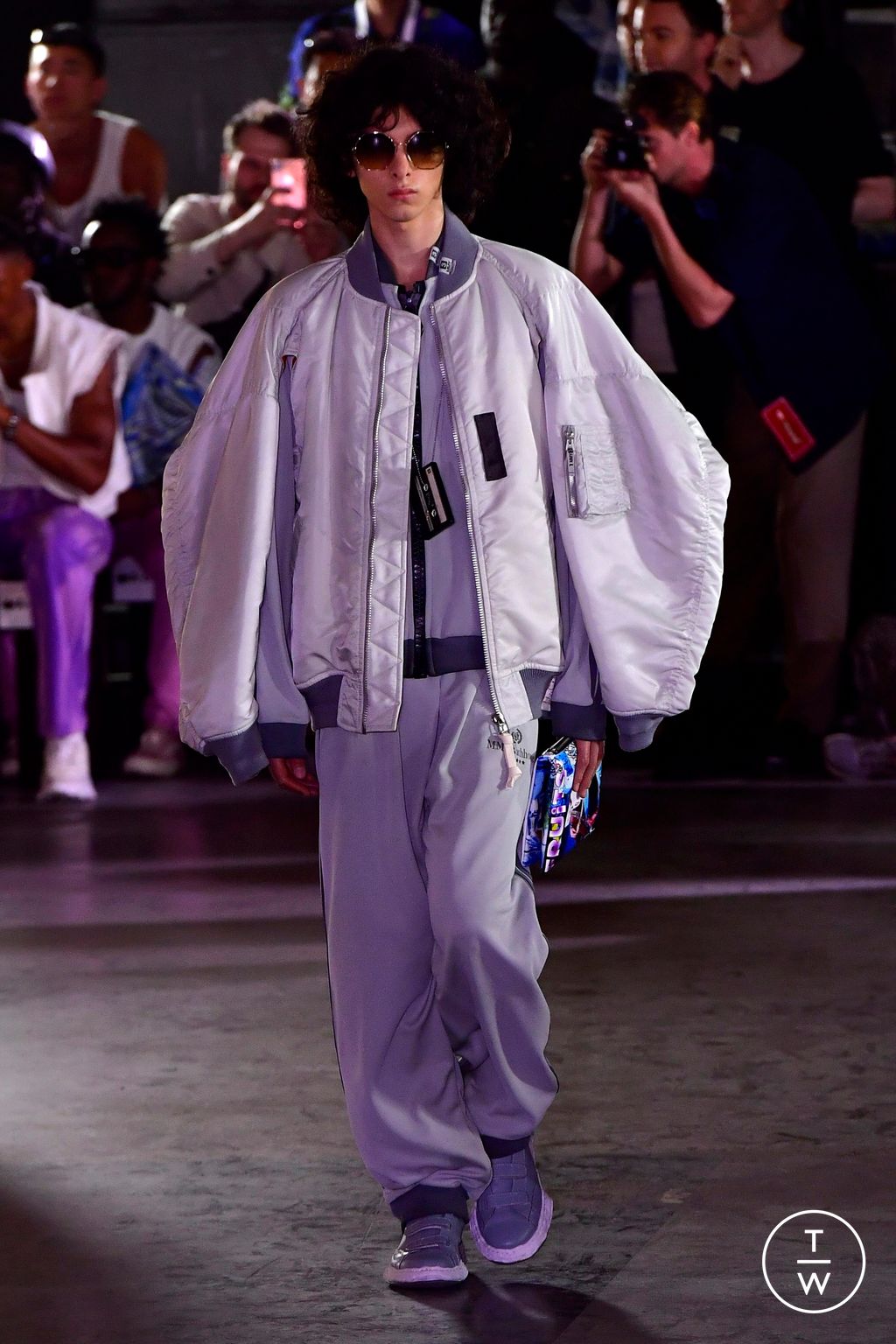 Fashion Week Paris Spring/Summer 2024 look 34 from the Maison Mihara Yasuhiro collection 男装