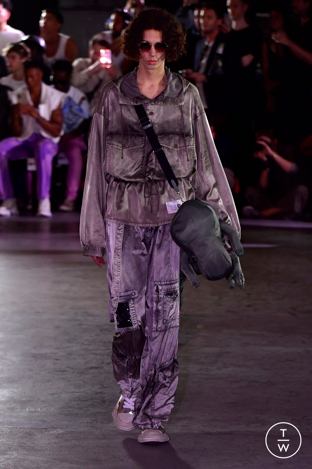 Fashion Week Paris Spring/Summer 2024 look 36 from the Maison Mihara Yasuhiro collection 男装