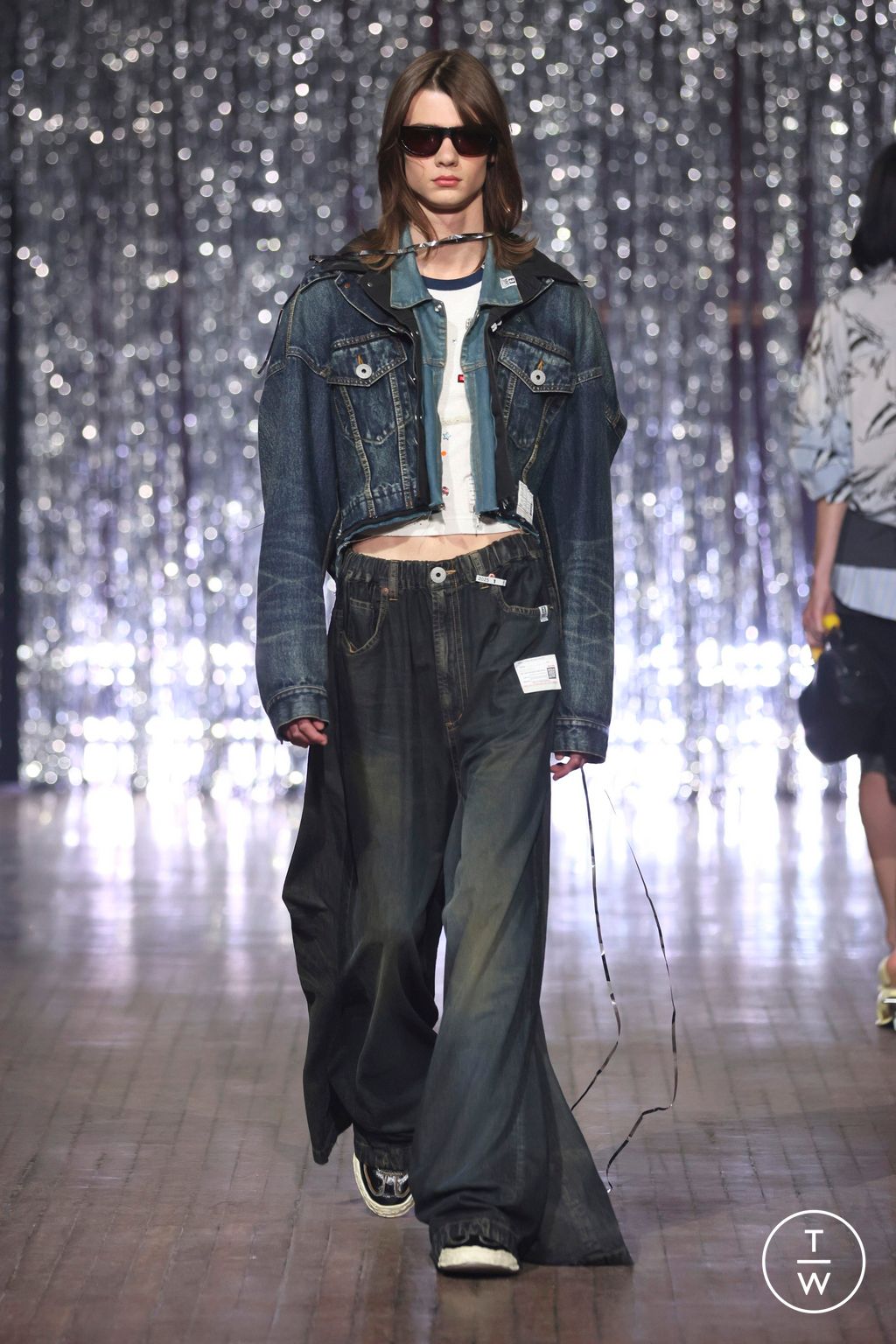 Fashion Week Paris Spring/Summer 2025 look 22 from the Maison Mihara Yasuhiro collection menswear