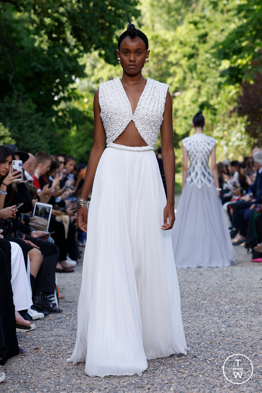 Fashion Week Paris Fall/Winter 2023 look 16 from the Maison Sara Chraibi collection couture