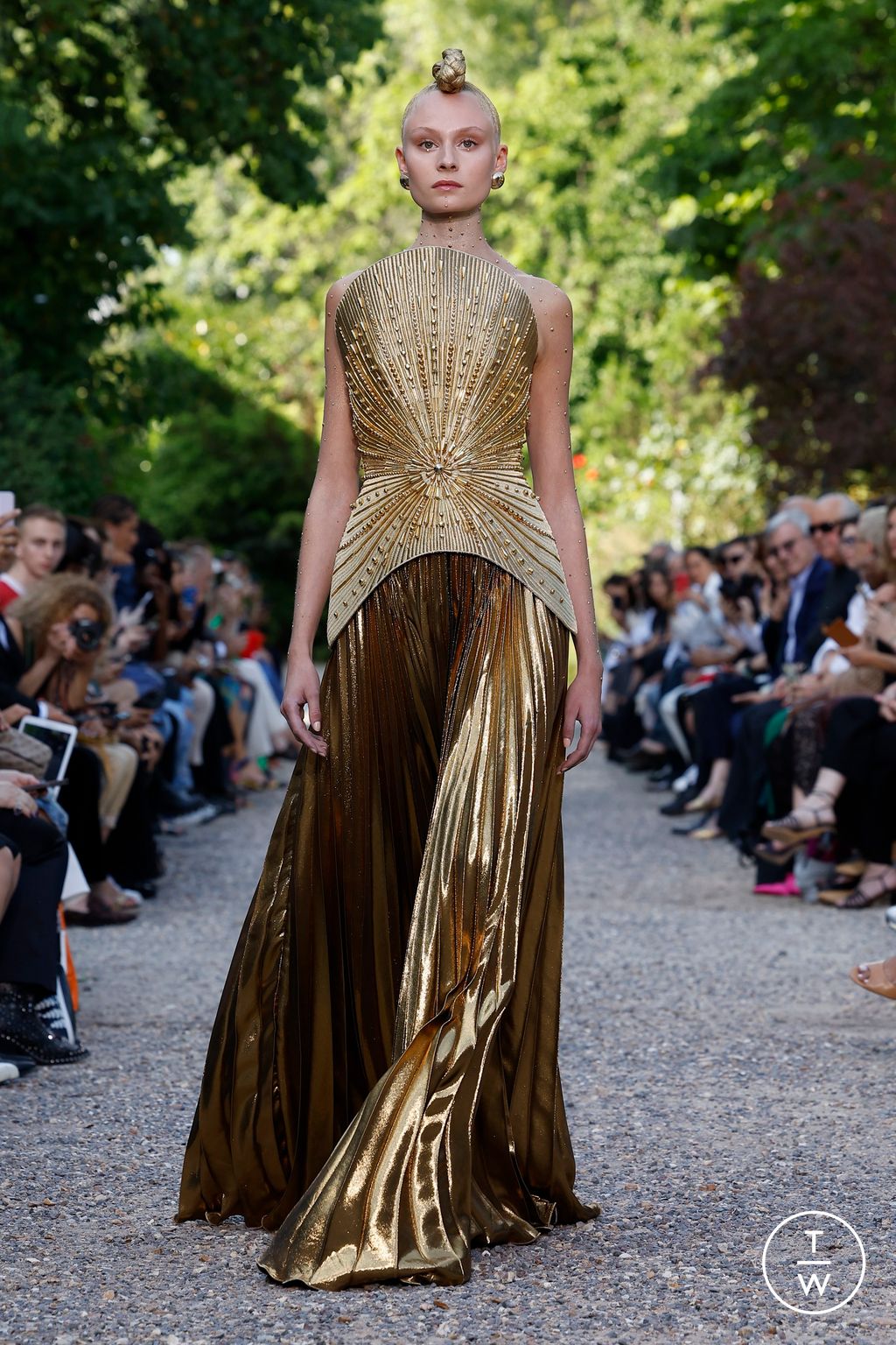 Fashion Week Paris Fall/Winter 2023 look 25 from the Maison Sara Chraibi collection couture