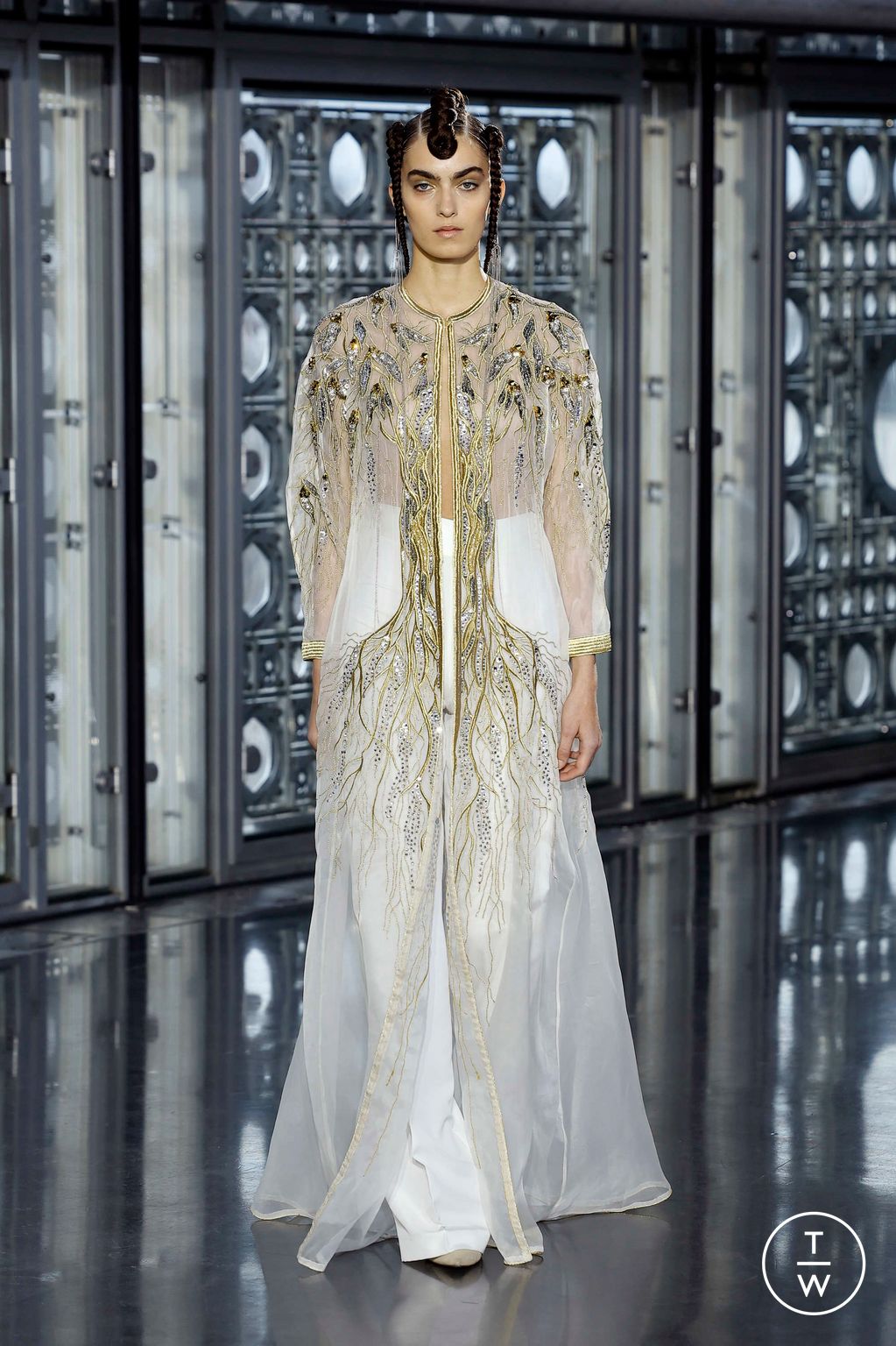 Fashion Week Paris Spring/Summer 2025 look 22 from the Maison Sara Chraibi collection couture