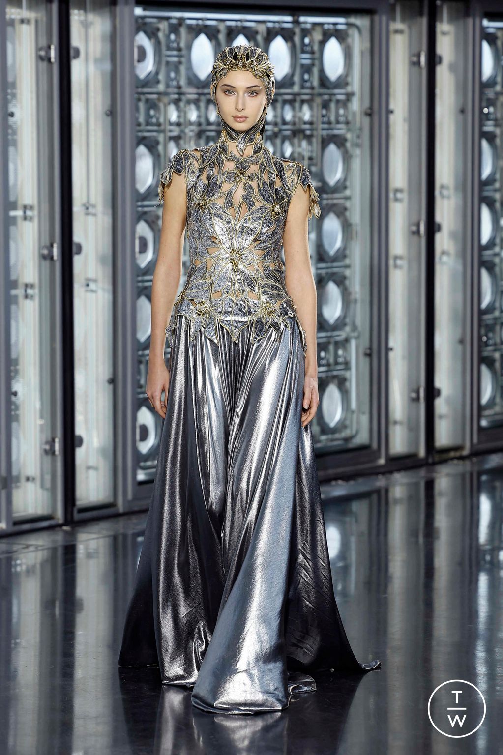 Fashion Week Paris Spring/Summer 2025 look 24 from the Maison Sara Chraibi collection 高级定制